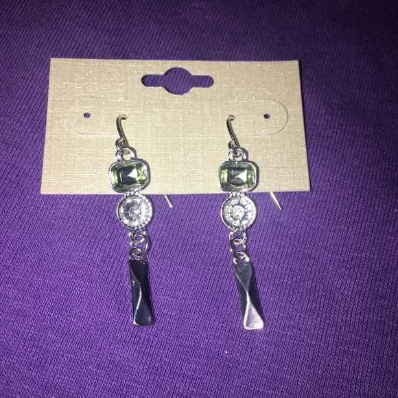 🆕Gorgeous dangle earrings NEW - Picture 3 of 8